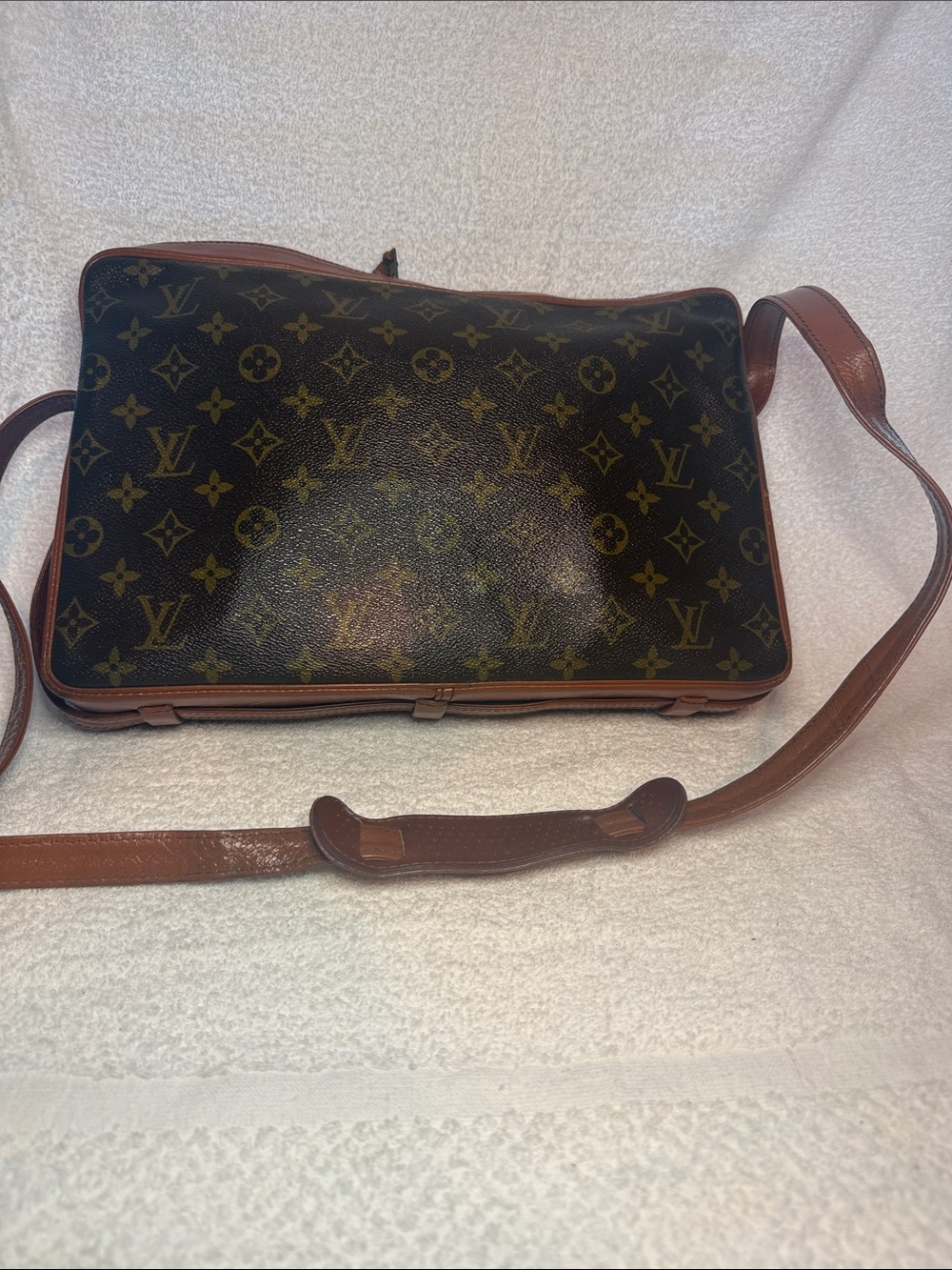 LOUIS VUITTON Unisex Sac Bandouliere 35 Shoulder Bag